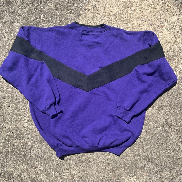 Women’s Purple and Black V-design Timber Trail Crewneck Sweatshirt Size Medium - Picture 5 of 5